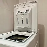 Cozy- 100m From The With Pool & Perfect For2 Apartament *