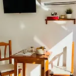 Apartament Cozy- 100m From The With Pool & Perfect For2 *