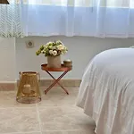 Cozy- 100m From The With Pool & Perfect For2