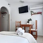 Cozy- 100m From The With Pool & Perfect For2 Torremolinos